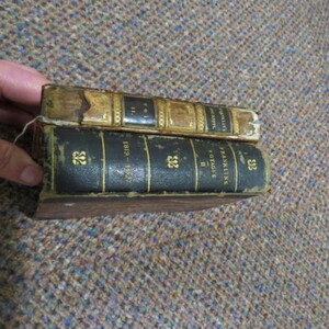 Click for Full Size image: 300 x 300 (59444 bytes)