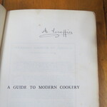 Select for Full Size image: 300 x 300 (32134 bytes)